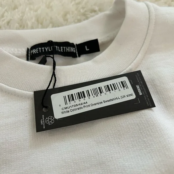 PrettyLittleThing White Graphic Sweater - Image 2