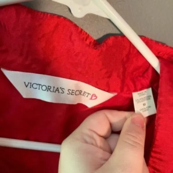Victoria's Secret Women's Size Medium Pajama Top Button Down Red Long Sleeve - Image 7