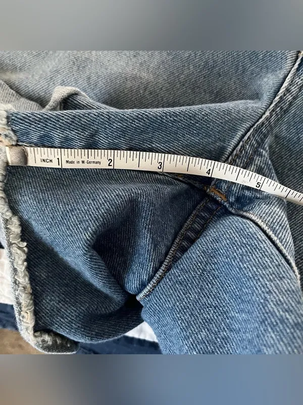 18W Madewell Relaxed High Rise Jean Shorts with Raw Hem and Distressing - Image 7