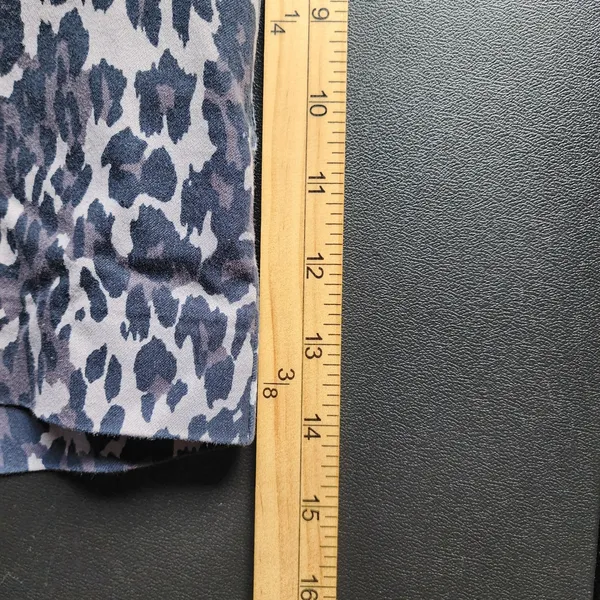 Isaac Mizrahi Mixed Grey Leopard Print Preppy Cotton Stretch Shorts‎ 8 - Image 7