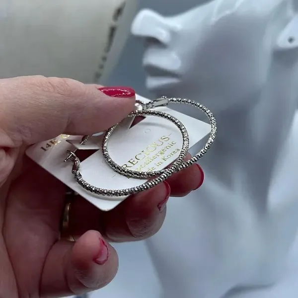 NWT Precious 14K white dipped gold textured hoops. Omega clasp. - Image 3