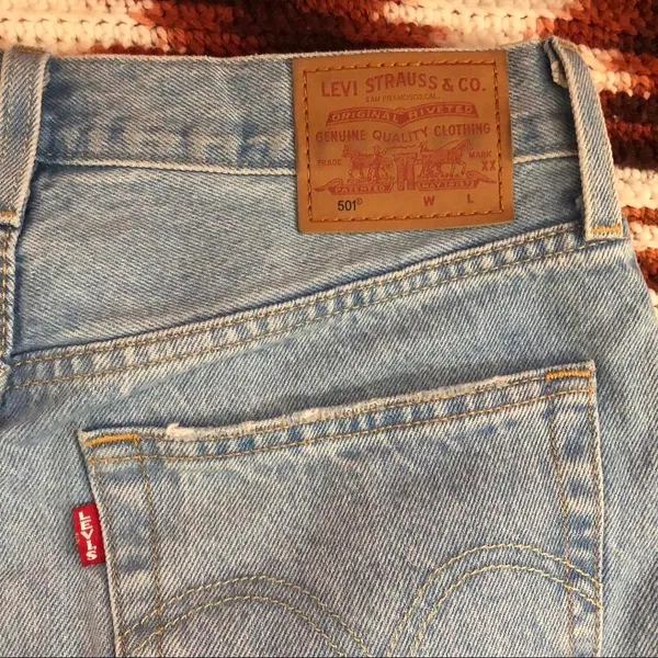 Levis 501 Denim Jeans 28x32 Light Wash Blue Straight Button Fly BIG E Frayed Hem Premium 12501-0373 Measurement in pics - Image 3