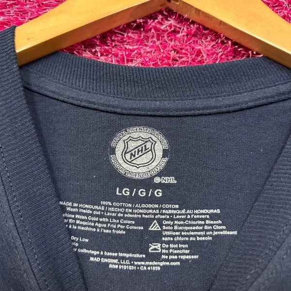 Urban Outfitters Winnipeg Jets This Is The Peg NHL Team Logo Long Sleeve L - Image 4