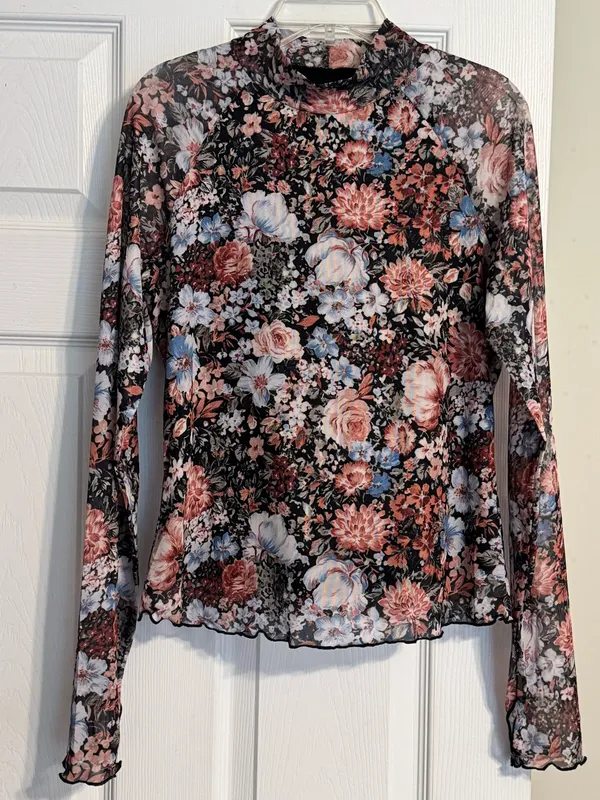 NWOT DeaLmore Semi-sheer Floral Mock Neck Long Sleeve Layering Blouse Medium - Image 3