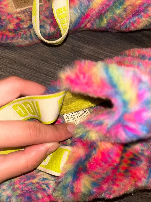 UGG Slippers - Image 3