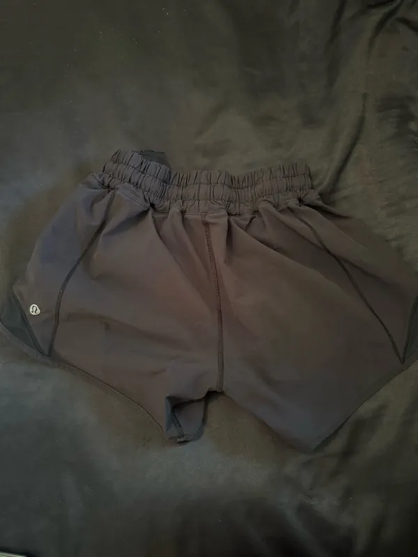 Lululemon Hotty Hot 2.5" Shorts - Image 2