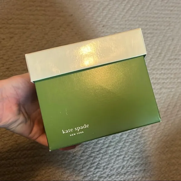 Kate Spade Cream and green box - Image 6