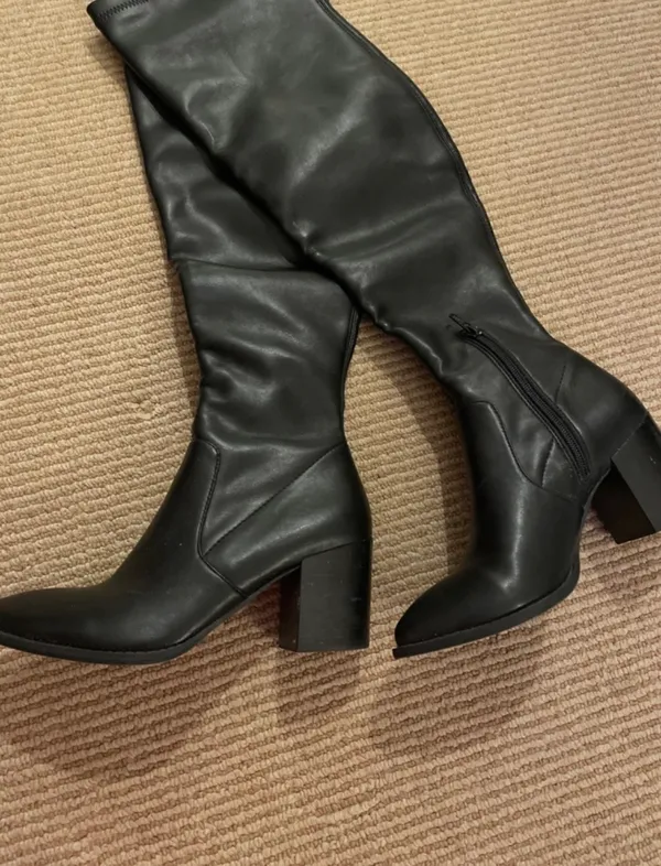 DV by Dolce Vita Knee-High Black Boots - Image 3