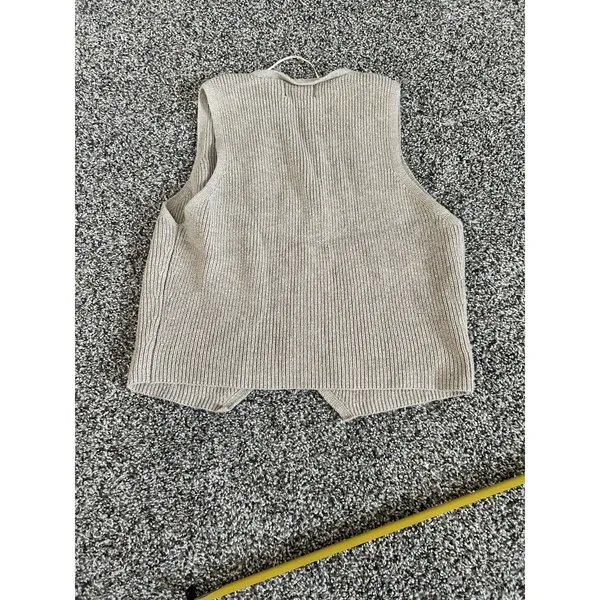 Universal Thread Beige Button-Front Knit V-neck Sleeveless Sweater Vest M - Image 8