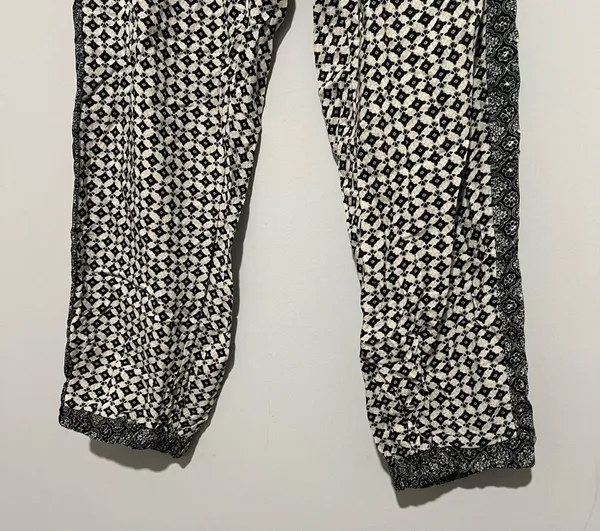 American Eagle White Black Soft Pants Joggers - Image 4