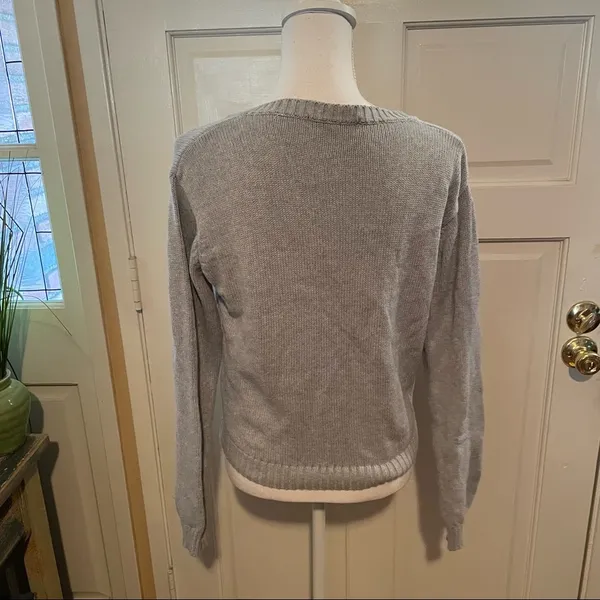 Brandy Melville Gray Sweater - Image 3