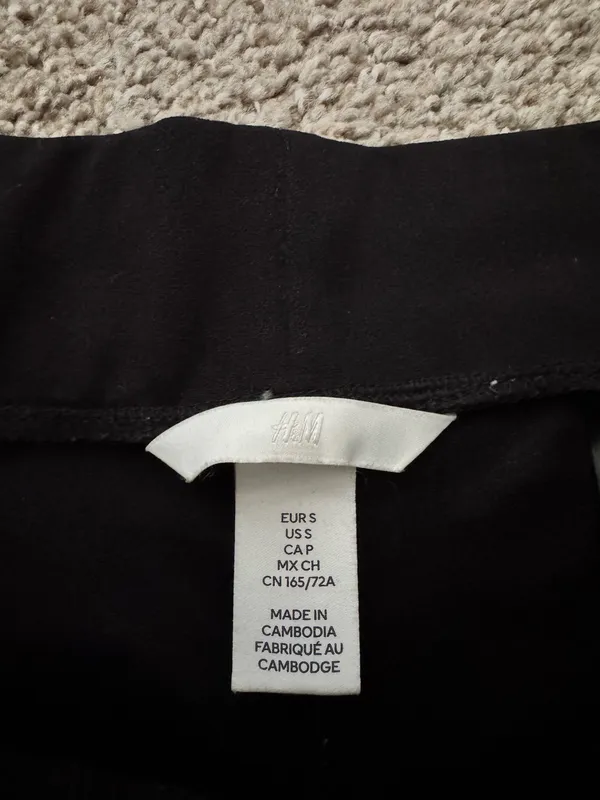 H&M High-Rise Pleated Slacks - Image 4
