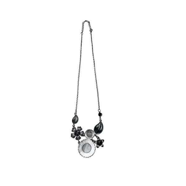 Paparazzi Exquisitely Eden White Statement Necklace Floral Silver Women One Size - Image 5