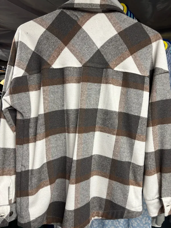 Shop Priceless shacket - Image 3