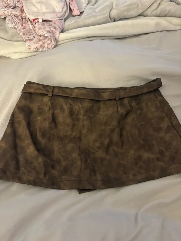 SheIn Brown suade skort - Image 2