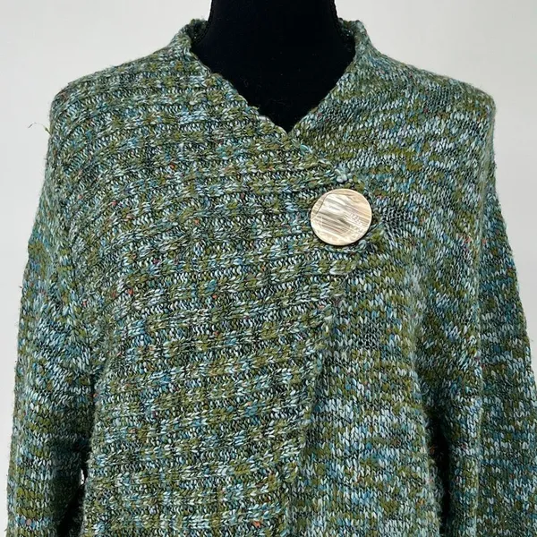ONE GIRL WHO Sweater Women's M/L‎ Green Blue Flecked Ribbed One Button Cardigan - Image 2