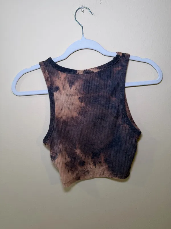 SHEIN Brown and Black Tie-Dye Ribbed Keyhole Crop Tank - Image 2