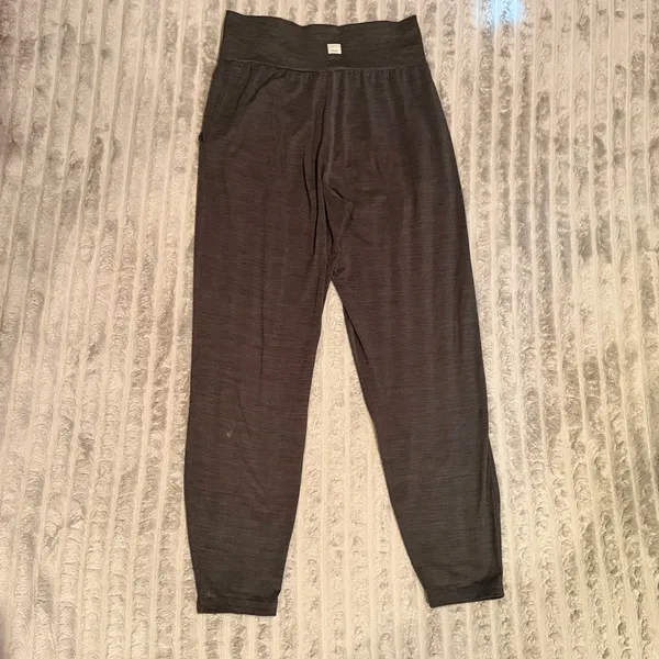 Vuori Womens High Rise Joggers Charcoal Heather Grey Performance Pants Pockets - Image 6