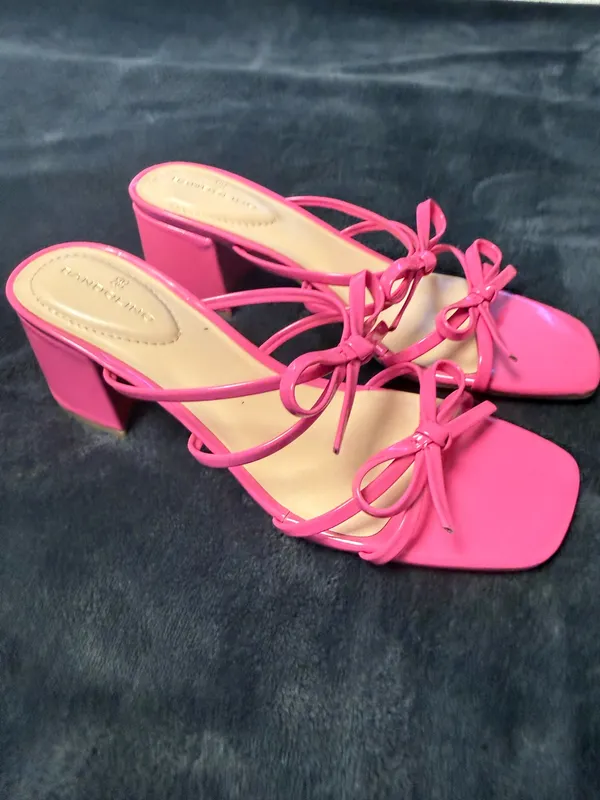 Bandolino Pink bow mules with block heel #glamour #heels - Image 2