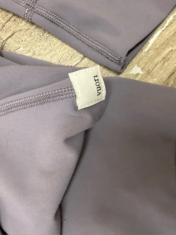 Vuori Daily Legging in gray size large - Image 5