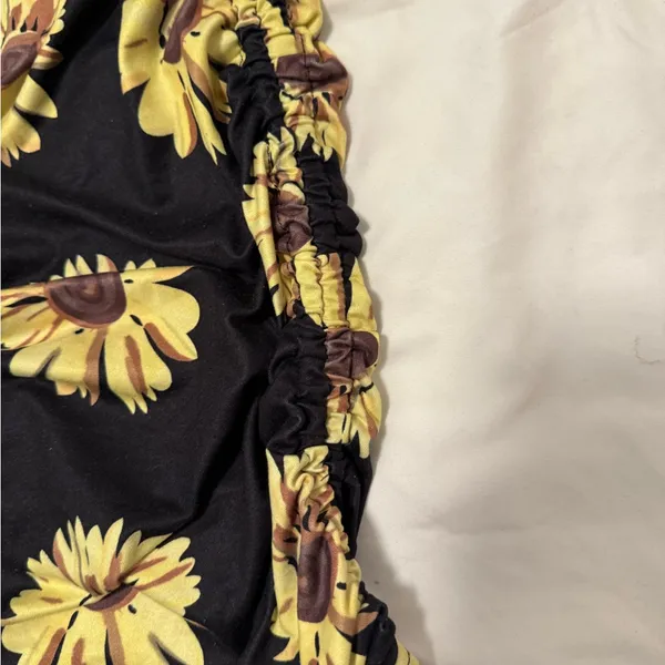 ROMWE Black Dress with Sunflower Design - Image 5
