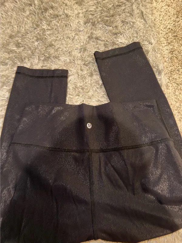 Lululemon Leggings 23" Crop - Image 3