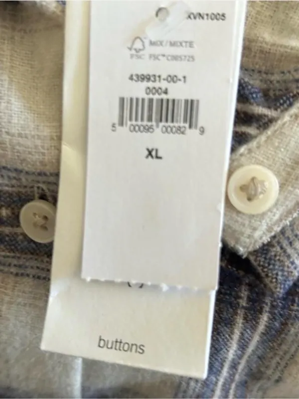 Banana Republic Plaid Button-Up Jacket in Cream and Black - Image 3