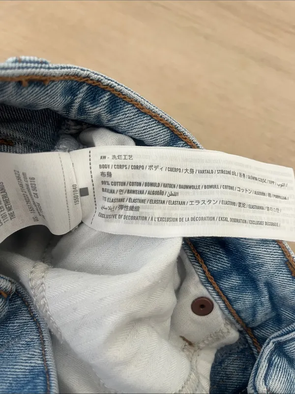 Abercrombie & Fitch High Rise The Mom Curve Love Distressed Denim Jeans Size 24 - Image 4