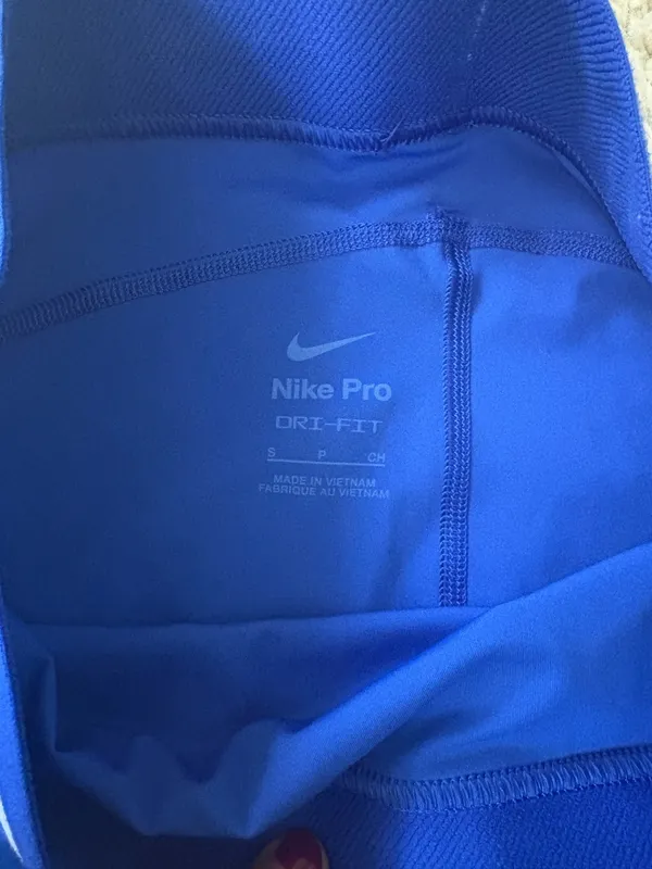 Nike women’s mid rise 3” biker shorts - Image 2