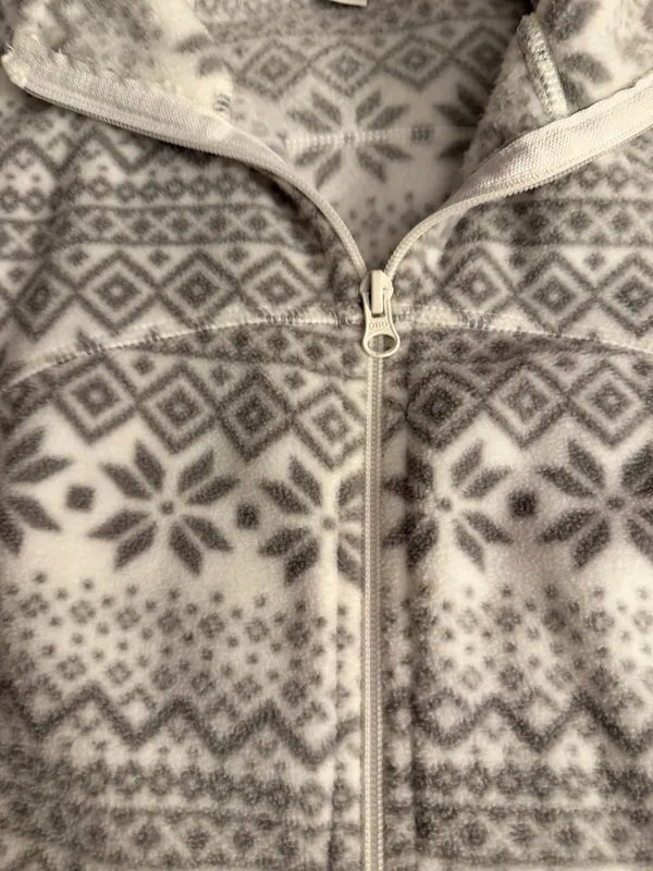 Old Navy Women's White & Gray Fair Isle Zip-Up Teddy Jacket - Image 6