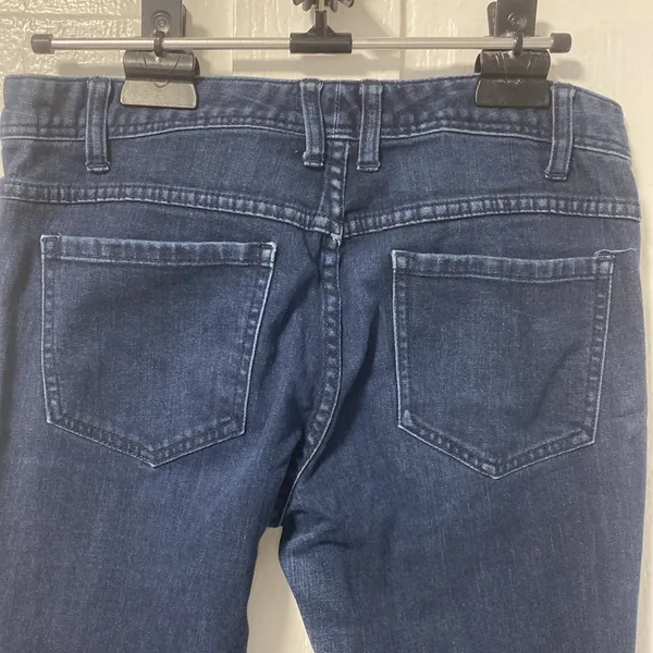 Free People Size 30 distressed denim mid rise Maggie style - Image 3
