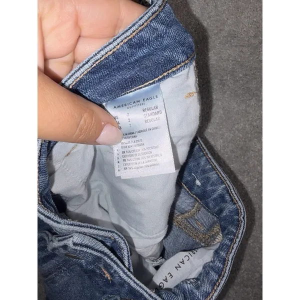 American Eagle‎ Outfitters Mom Jeans Light Wash Distressed Ripped Size 2 - Image 6