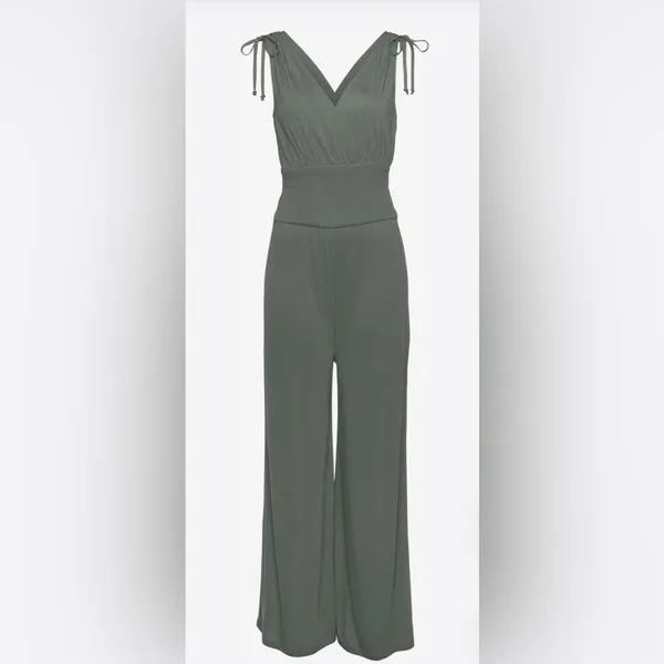 LASCANA Jumpsuit in Dark olive Green Size 4. - Image 2