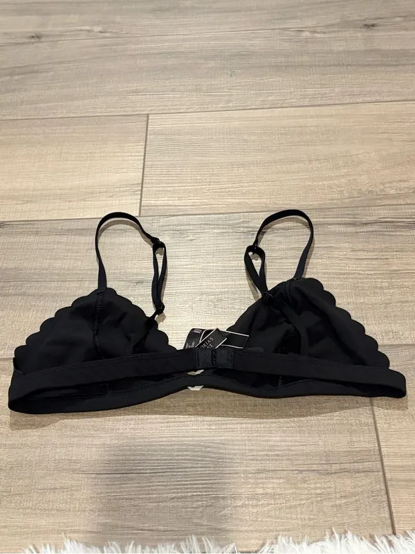 Victoria’s Secret Scalloped Triangle Bralette black size medium - Image 2