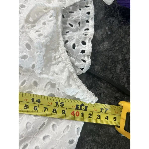 Jun & Ivy White Eyelet Flutter Sleeve Top Medium Bride Coastal Cowgirl Preppy - Image 8