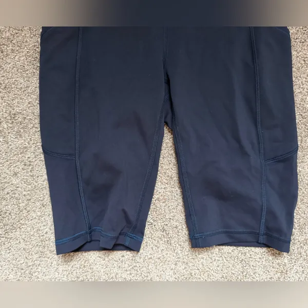 Lululemon Invigorate High-Rise Short 10" in True Navy Blue Size 4 Biker Short - Image 4