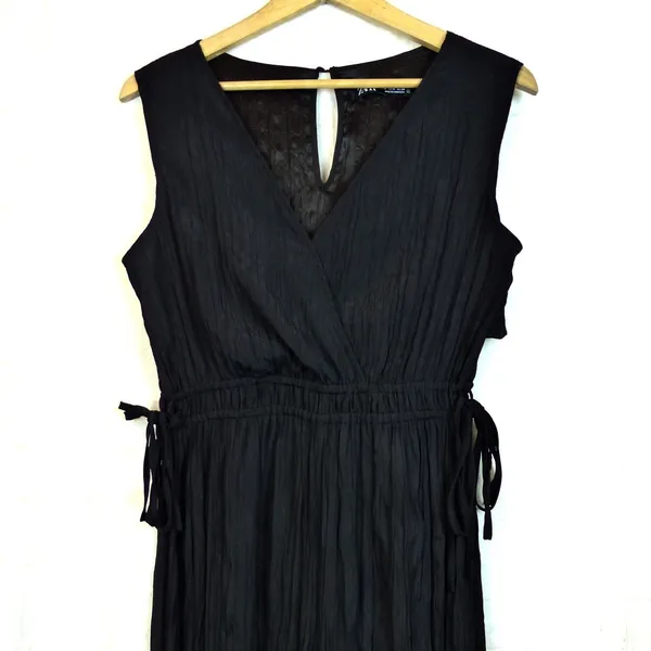 Zara Jumpsuit Womens M Black Sleeveless V-Neck Wrinkled Satin Effect Wide Legs - Image 5