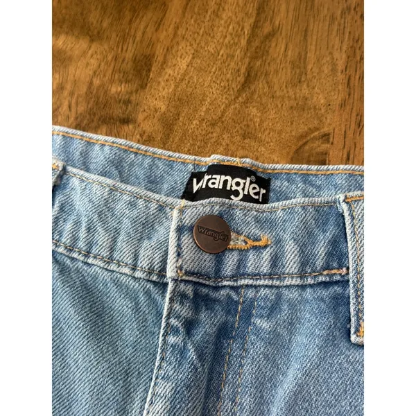 EUC‎ Womens Wrangler distressed high rise straight jeans size 30x28 - Image 6