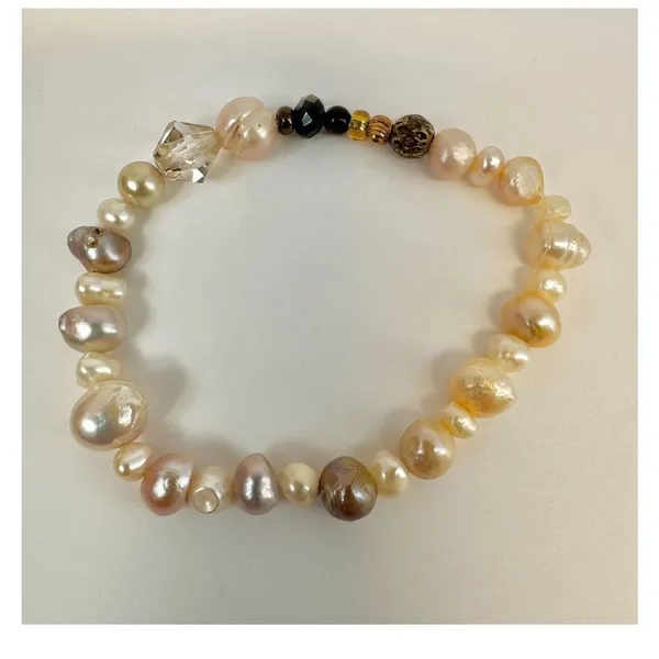 Pearl beaded stretchy bracelet - Image 10
