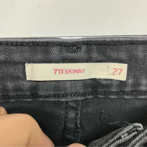 Levi’s black 711 skinny jeans women’s size 27 casual minimalist‎ trendy - Image 3