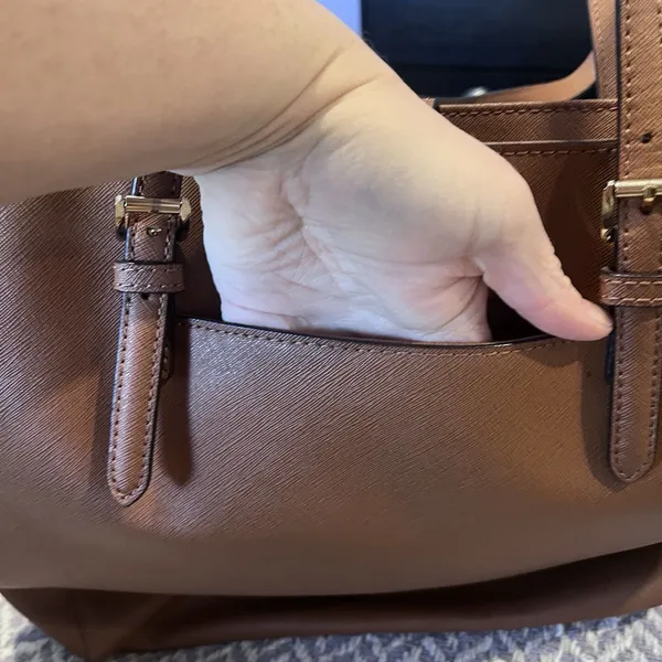 Women’s Michael Kors Jet Set Large Travel Tote Brown Camel Saffiano Leather - Image 6