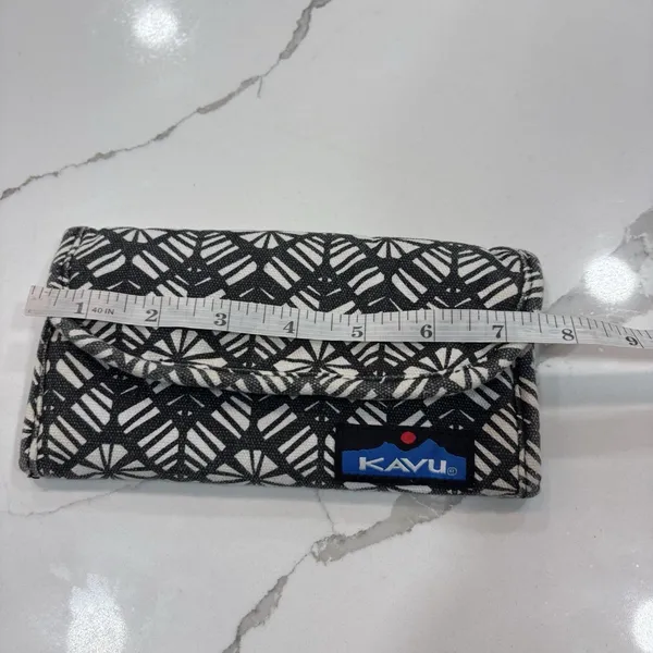 KAVU Wallet Big Spender Trifold Canvas Black/White With Black Inner Lining - Image 4