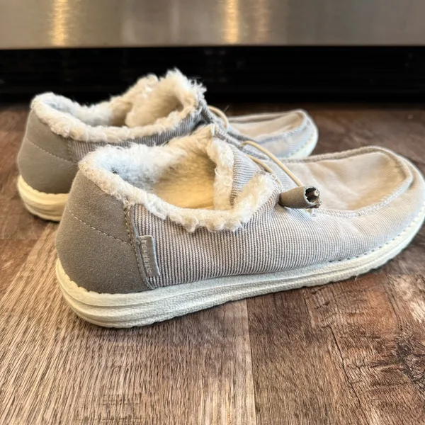 Hey Dude Wendy Corduroy Grey Women’s Slip On Shoes With Faux Fur Accents Size 8 - Image 3
