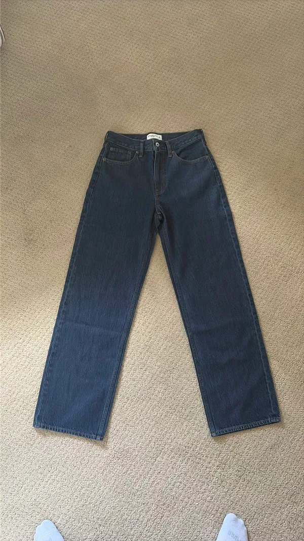 Abercrombie Jeans High-Rise Loose - Image 4