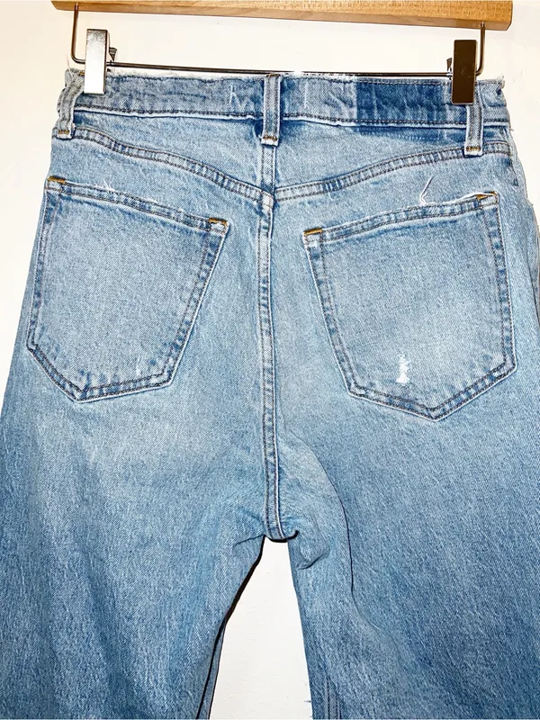 Abercrombie & Fitch The 90’s Straight High-Rise Distressed Curve Love Denim - Image 8
