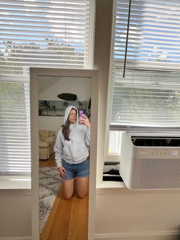 Lululemon Cropped Sweatshirt Hooded - Image 4