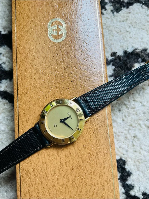 Ladies authentic GUCCI dress watch 🌹 - Image 2
