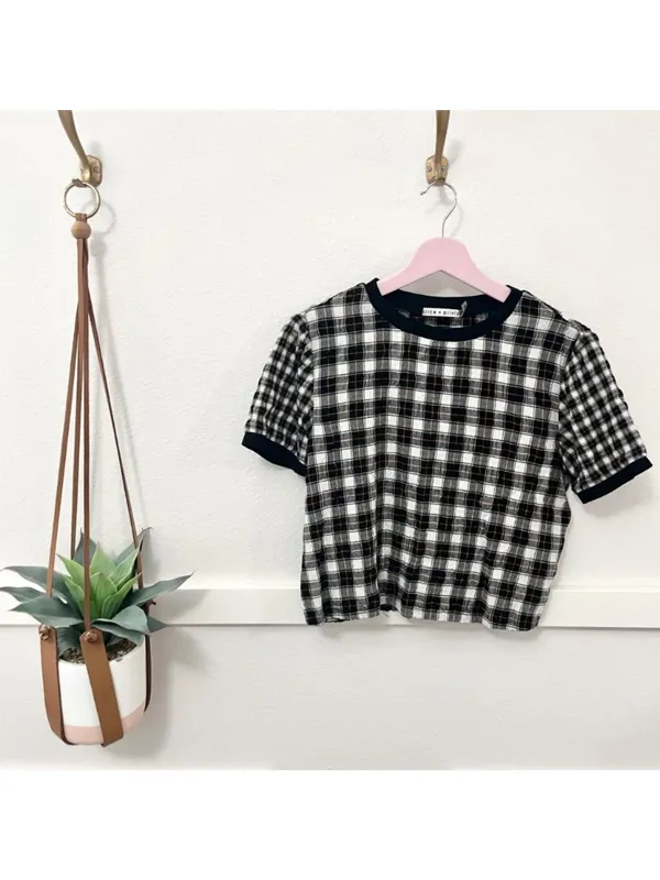 Alice + Olivia Piera Plaid Cropped Tee in Shaw Plaid Size S Black - Image 2