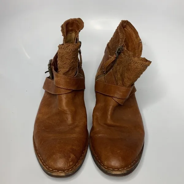 Trask Alexa booties leather boots size 8‎ Brown - Image 4