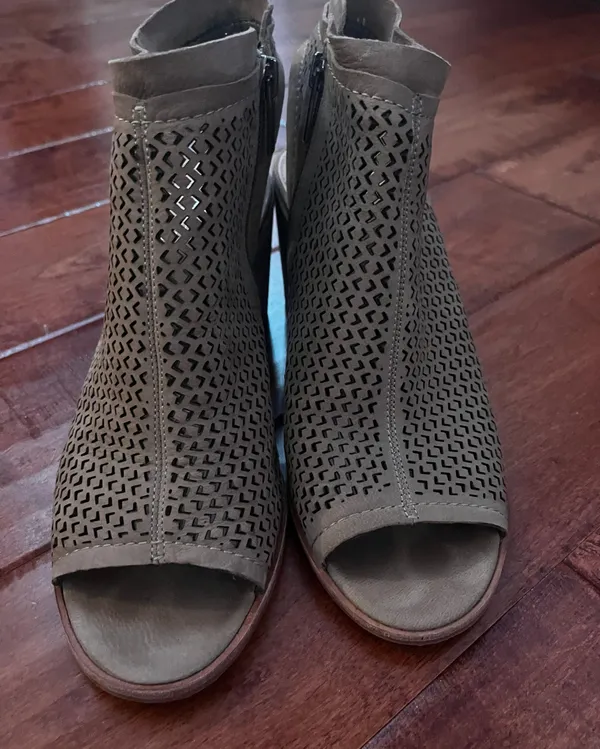 Vince Camuto Heels - Image 2